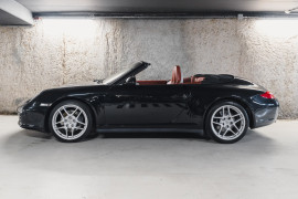 
                                                                                        Voiture
                                                                                         Porsche 911 (997.2) Carrera 4