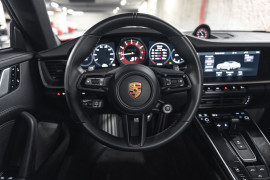 
                                                                                        Voiture
                                                                                         Porsche 992 911 (992.1) Turbo S Cabriolet 3.8 650