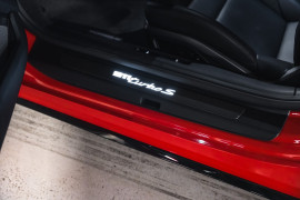 
                                                                                        Voiture
                                                                                         Porsche 992 911 (992.1) Turbo S Cabriolet 3.8 650