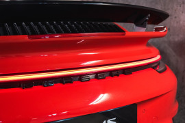 
                                                                                        Voiture
                                                                                         Porsche 992 911 (992.1) Turbo S Cabriolet 3.8 650