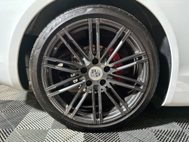 
                                                                                        Voiture
                                                                                         Porsche Boxster / 718 Boxster Black Edition