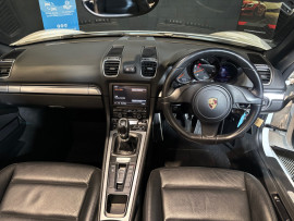 
                                                                                        Voiture
                                                                                         Porsche Boxster / 718 Boxster Black Edition