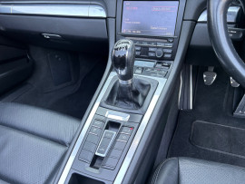 
                                                                                        Voiture
                                                                                         Porsche Boxster / 718 Boxster Black Edition