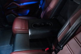 
                                                                                        Voiture
                                                                                         Porsche Cayenne (III.II) Coupe E-Hybrid V6 3.0 470