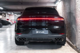 
                                                                                        Voiture
                                                                                         Porsche Cayenne (III.II) Coupe E-Hybrid V6 3.0 470