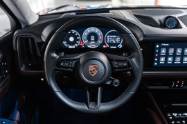 
                                                                                        Voiture
                                                                                         Porsche Cayenne (III.II) Coupe E-Hybrid V6 3.0 470