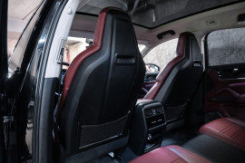 
                                                                                        Voiture
                                                                                         Porsche Cayenne (III.II) Coupe E-Hybrid V6 3.0 470