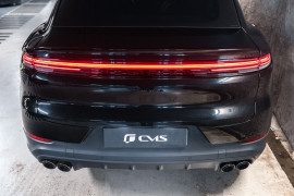 
                                                                                        Voiture
                                                                                         Porsche Cayenne (III.II) Coupe E-Hybrid V6 3.0 470