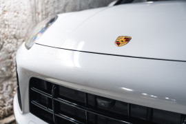 
                                                                                        Voiture
                                                                                         Porsche Cayenne (III) V6 E-Hybrid Platinum Edition