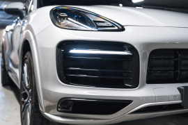 
                                                                                        Voiture
                                                                                         Porsche Cayenne (III) V6 E-Hybrid Platinum Edition