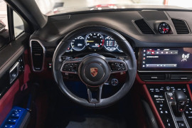 
                                                                                        Voiture
                                                                                         Porsche Cayenne (III) V6 E-Hybrid Platinum Edition