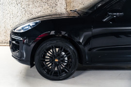 
                                                                                        Voiture
                                                                                         Porsche Macan (I.II) Turbo V6 2.9 440