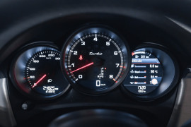 
                                                                                        Voiture
                                                                                         Porsche Macan (I.II) Turbo V6 2.9 440