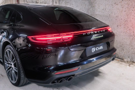 
                                                                                        Voiture
                                                                                         Porsche Panamera 4 E-Hybrid