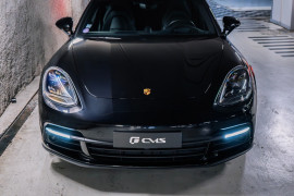 
                                                                                        Voiture
                                                                                         Porsche Panamera 4 E-Hybrid
