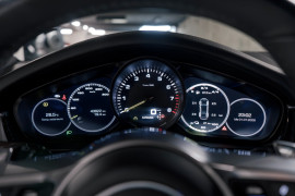 
                                                                                        Voiture
                                                                                         Porsche Panamera 4 E-Hybrid