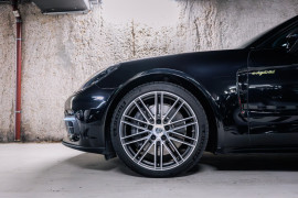 
                                                                                        Voiture
                                                                                         Porsche Panamera 4 E-Hybrid