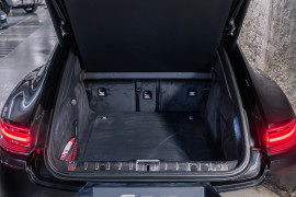 
                                                                                        Voiture
                                                                                         Porsche Panamera 4 E-Hybrid