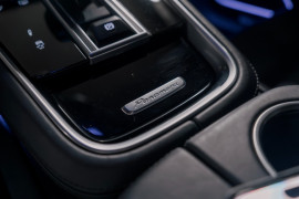 
                                                                                        Voiture
                                                                                         Porsche Panamera 4 E-Hybrid