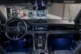 
                                                                                        Voiture
                                                                                         Porsche Panamera 4 E-Hybrid