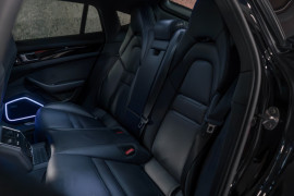 
                                                                                        Voiture
                                                                                         Porsche Panamera 4 E-Hybrid
