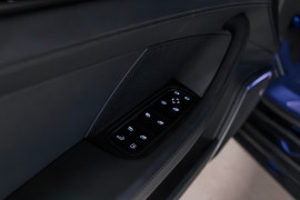 
                                                                                        Voiture
                                                                                         Porsche Panamera 4 E-Hybrid