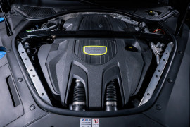 
                                                                                        Voiture
                                                                                         Porsche Panamera 4 E-Hybrid