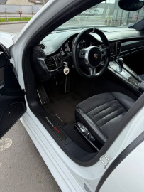 Voiture
Porsche Panamera gts 4,8 l 440 cv