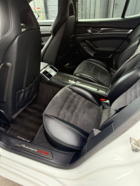 Voiture
Porsche Panamera gts 4,8 l 440 cv