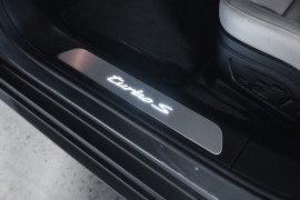 
                                                                                        Voiture
                                                                                         Porsche Panamera (III.I) Turbo S E-Hybrid