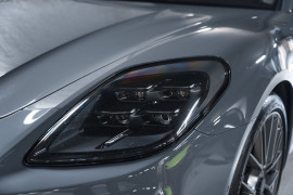 
                                                                                        Voiture
                                                                                         Porsche Panamera (III.I) Turbo S E-Hybrid