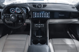 
                                                                                        Voiture
                                                                                         Porsche Panamera (III.I) Turbo S E-Hybrid