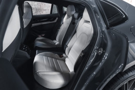 
                                                                                        Voiture
                                                                                         Porsche Panamera (III.I) Turbo S E-Hybrid