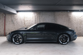
                                                                                        Voiture
                                                                                         Porsche Taycan