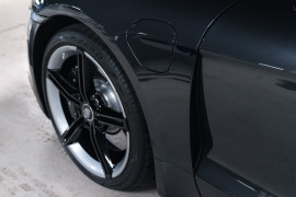 
                                                                                        Voiture
                                                                                         Porsche Taycan