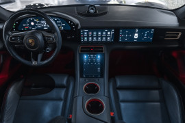 
                                                                                        Voiture
                                                                                         Porsche Taycan