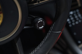 
                                                                                        Voiture
                                                                                         Porsche Taycan