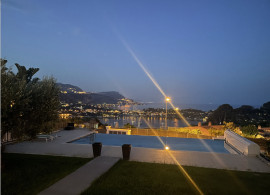 
                                                                                        Vente
                                                                                         Pour horizon, la Méditerranée