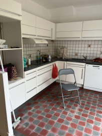 
                                                                                        Location
                                                                                         Proche du centre ville et de toutes commodites .