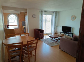 
                                                                                        Location
                                                                                         Proche gare maritime T2 meublé lumineux -parking