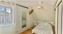 
                                                                                        Location
                                                                                         Proche Hypercentre : Chambre 25m2 avec Sdb privée