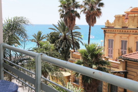 Vente
Promenade des Anglais 3 pièces a vendre Vue Mer en étage