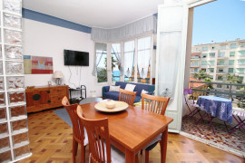 Vente
Promenade des Anglais 3 pièces a vendre Vue Mer en étage