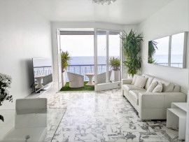 
                                                                                        Vente
                                                                                         Promenade des anglais 3 pièces en étage élevé VUE MER a vendre