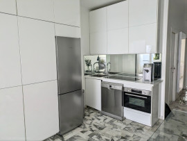 
                                                                                        Vente
                                                                                         Promenade des anglais 3 pièces en étage élevé VUE MER a vendre