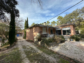 Vente
Propriété 3200m2 avec maison et gites