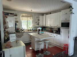 Vente
Propriété 3200m2 avec maison et gites