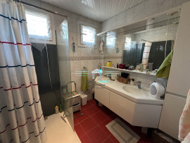 Vente
Propriété 3200m2 avec maison et gites