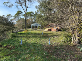 Vente
Propriété 3200m2 avec maison et gites