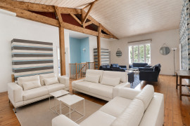 
                                                                                        Vente
                                                                                         Propriété 438 m², piscine et parc arboré
